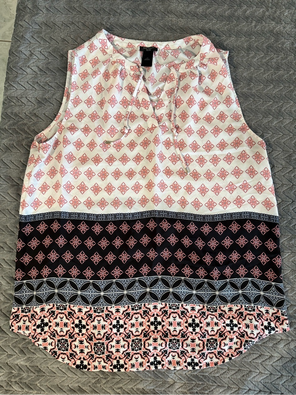 Ann Taylor Sleeveless Printed Tie-Neck Top in Pink and Black LP